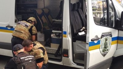 У Тернополі повідомили про можливу провокацію: на вокзалі і в універмазі шукають вибухівку