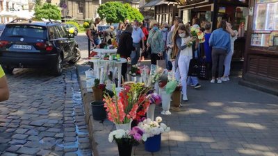 На вулиці Львова знову повернулась стихійна торгівля (ФОТО)