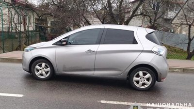 У Пустомитах під колеса автомобіля потрапила 16-річна дівчина