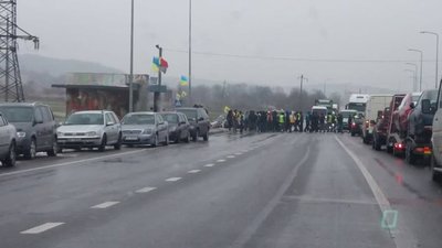 Правоохоронці вирішили розблокувати усі траси від власників «євроблях»