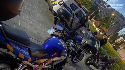 У Львові на Науковій оштрафували мотоцикліста