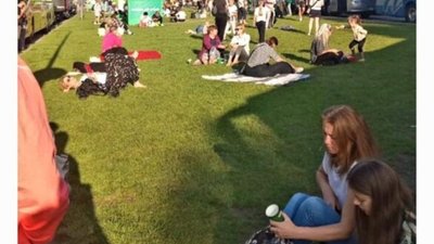 На кордоні з Польщею вишикувалась черга автобусів (ФОТО)