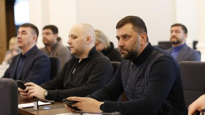 Садовий обіцяє відремонтувати дороги у селах біля Львова