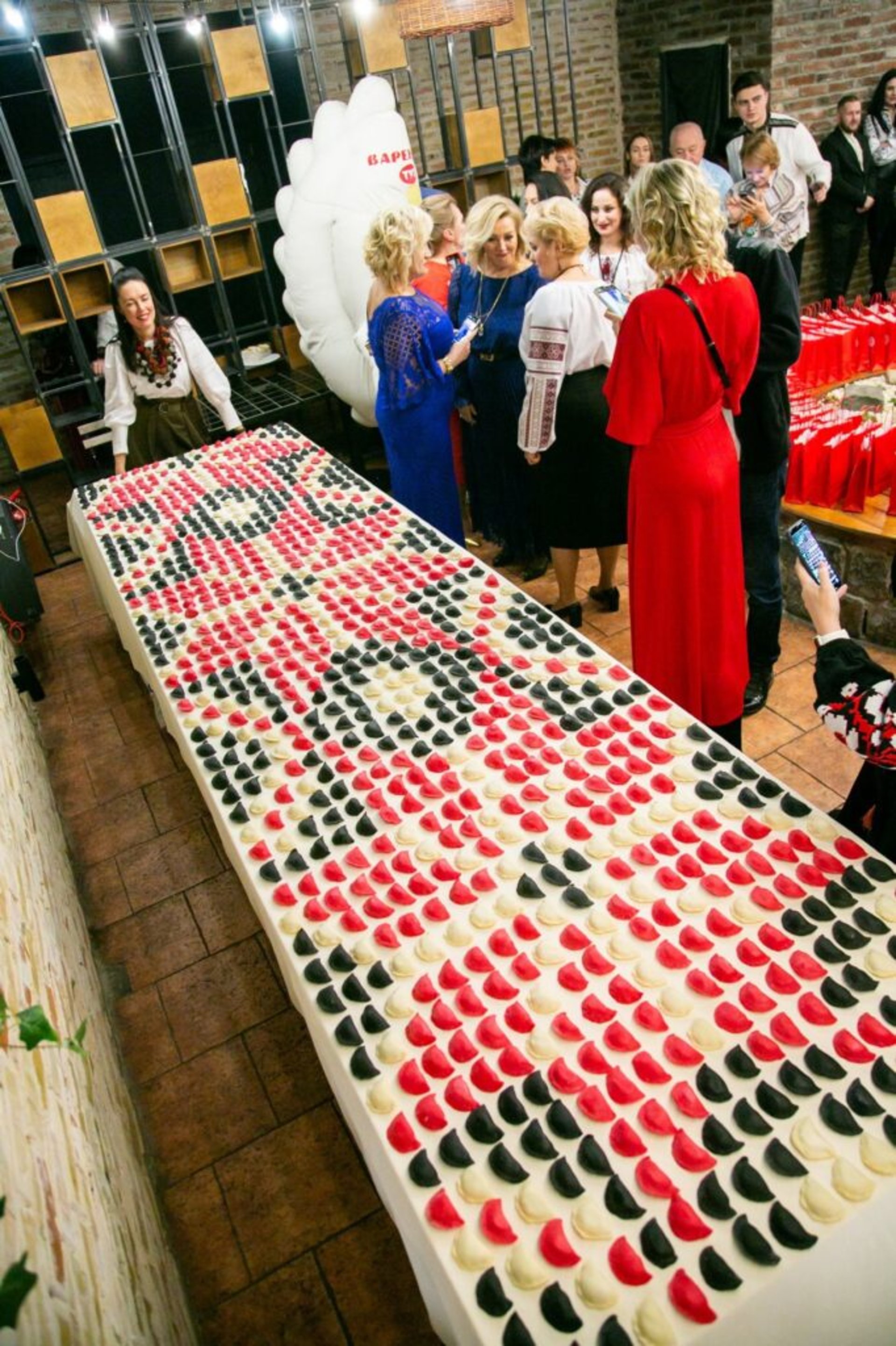 Львівська вишиванка з вареників потрапила до Книги рекордів України