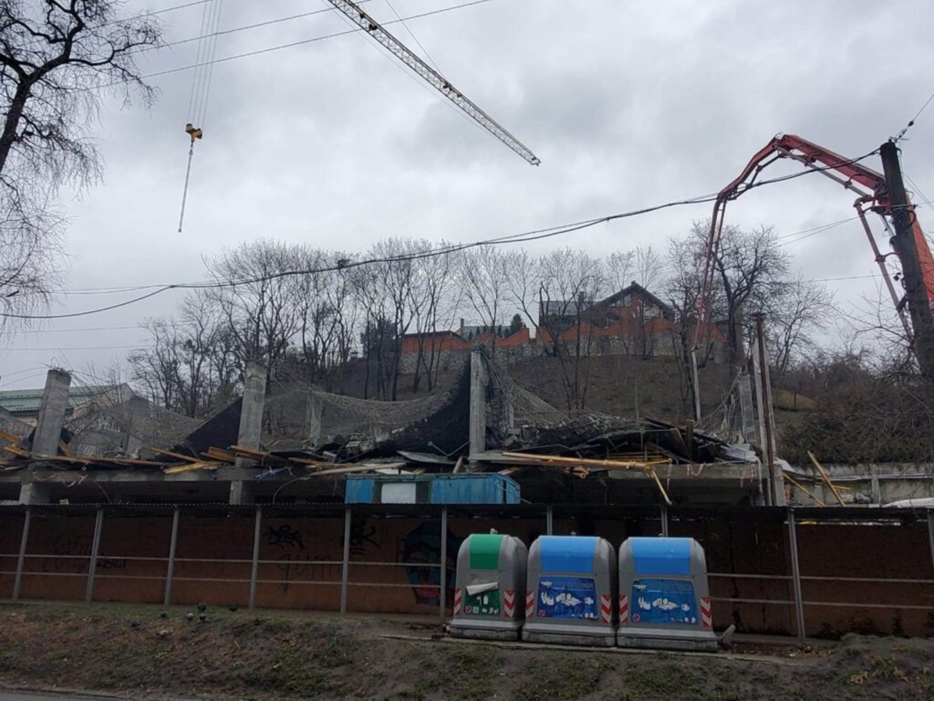 У Львові обвалився будівельний майданчик
