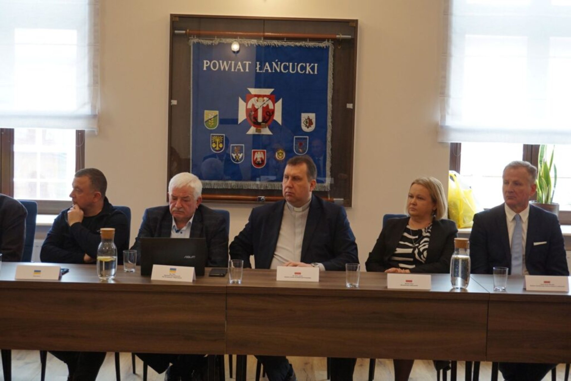 У Польщі обговорили питання гуманітарної допомоги Україні