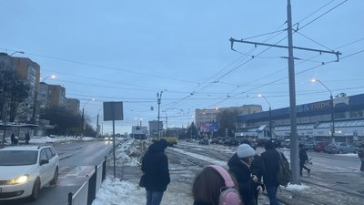 У Львові трамваї надалі простоюють на кінцевій зупинці