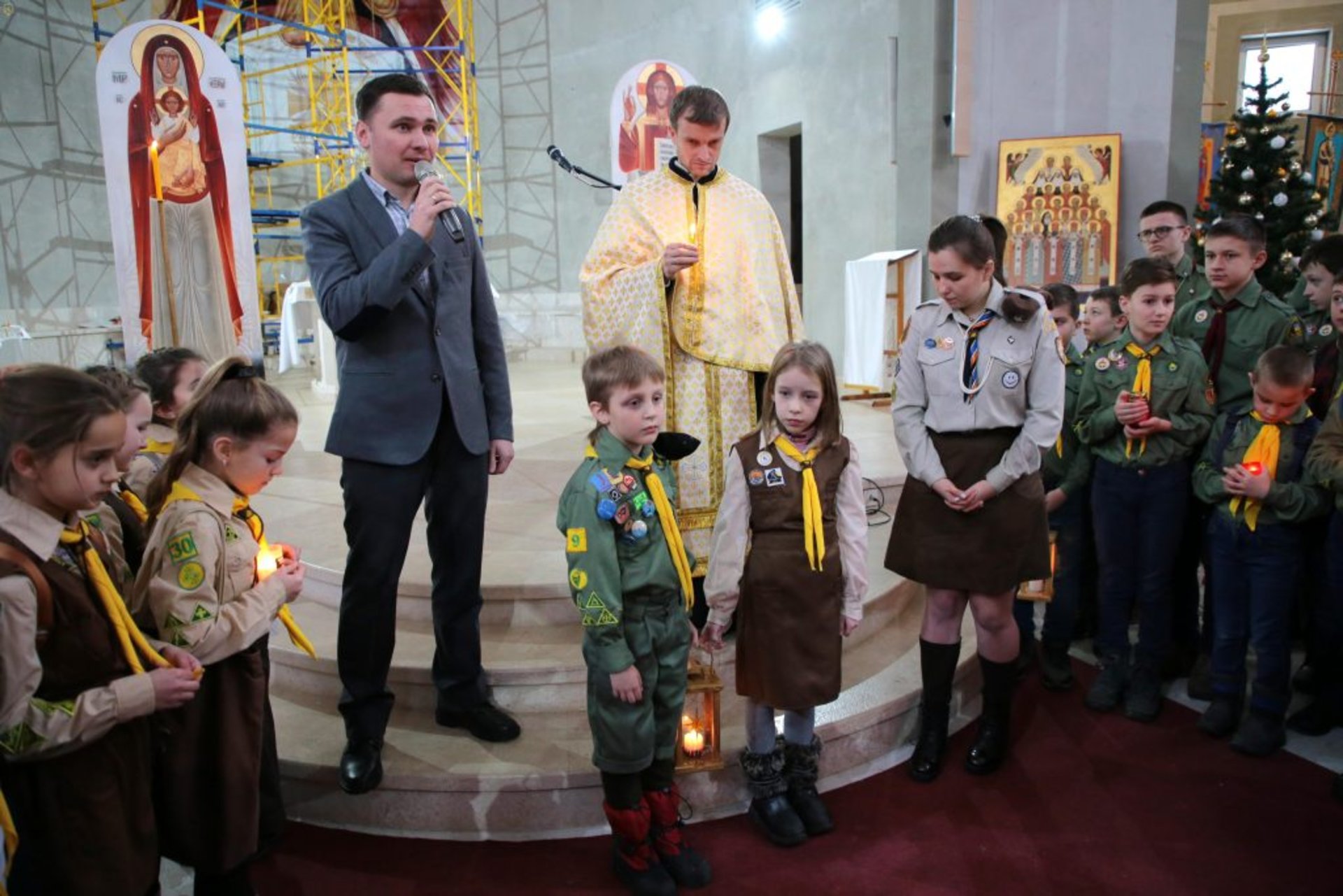 Пластуни Львівщини разом запалили «Різдвяну свічечку». Фото: прес-служба ЛОДА.
