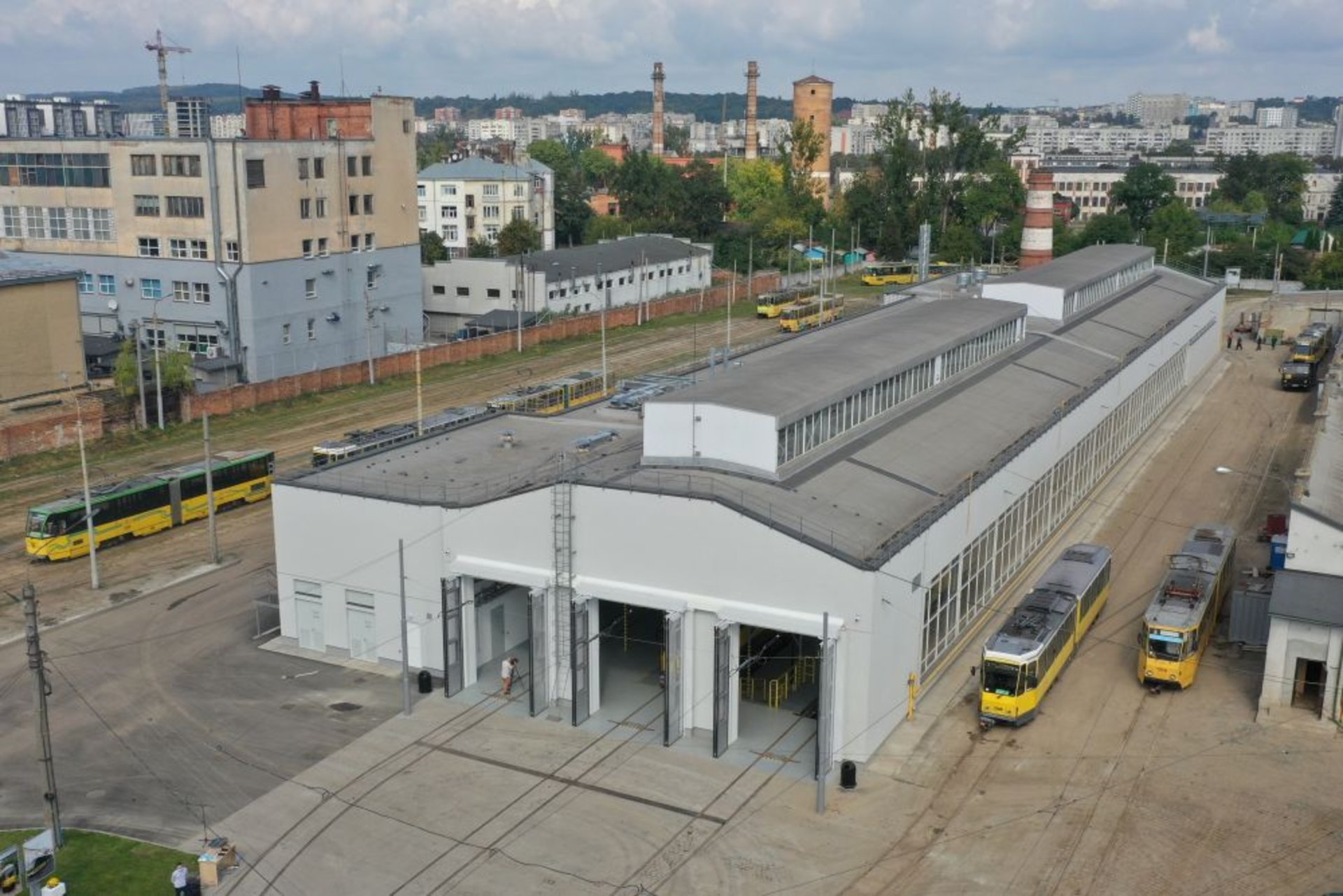 У Львові відкрили оновлене трамвайне депо на Промисловій, фото ЛМР