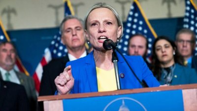 Конгресвумен Спартц знову накинулась на Зеленського через Єрмака
