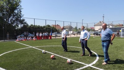 У Бродах відкрили спортивний майданчик зі штучним покриттям (ФОТО)