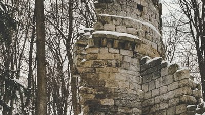 У Львові можна оглянути фортечні руїни та башту збудовані з надгробків старовинного цвинтаря (ФОТО)