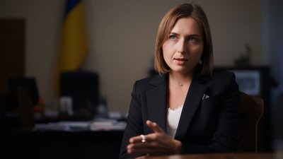 З 1 липня вчителів-пенсіонерів переведуть на річні трудові контракти, але це не означає звільнення, - Новосад