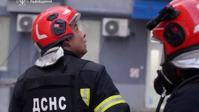 Рятувальники Львівщини показали фото ліквідації пожеж
