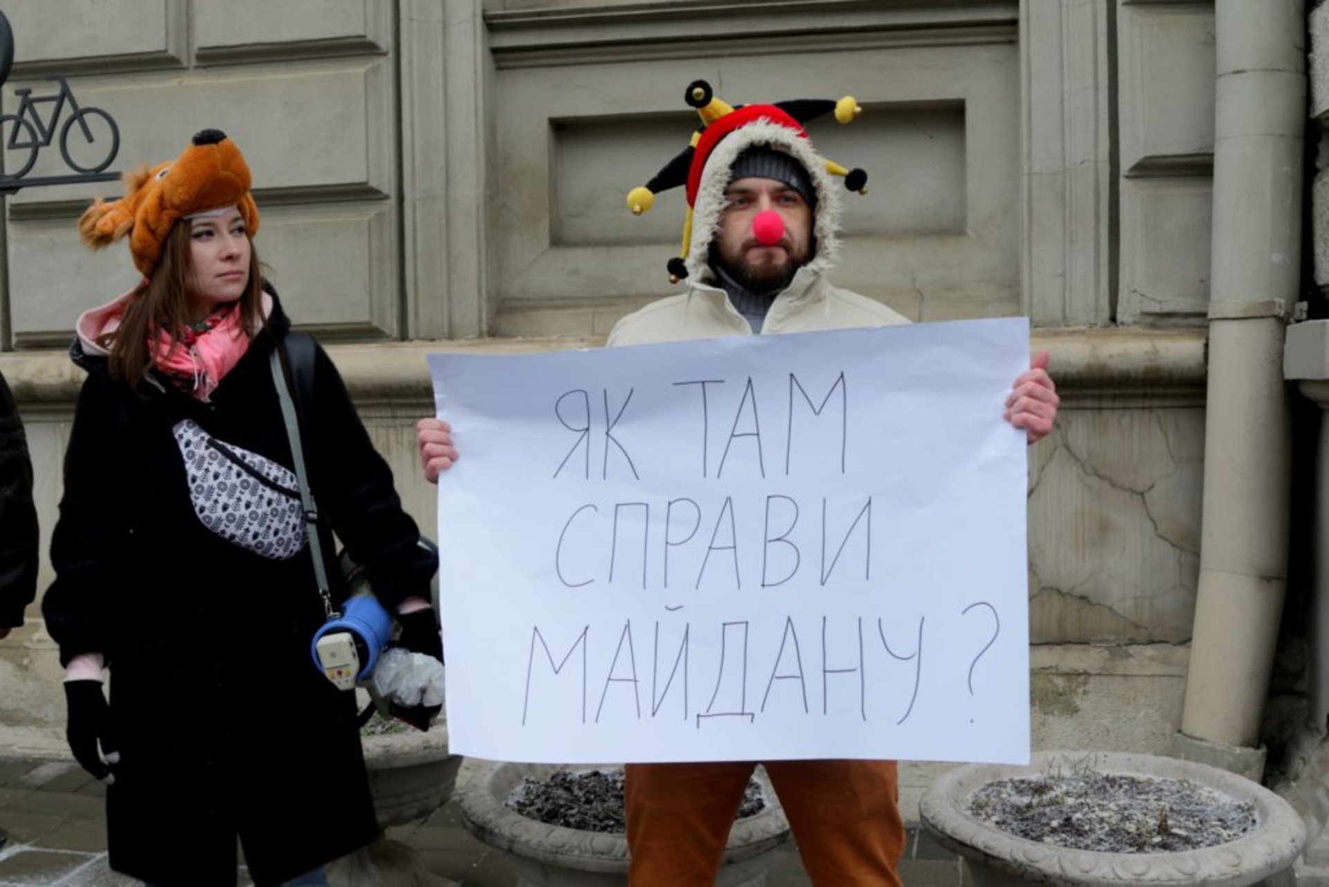 Зеленському у Львові принесли шаурму та іграшки. Фото 4studio