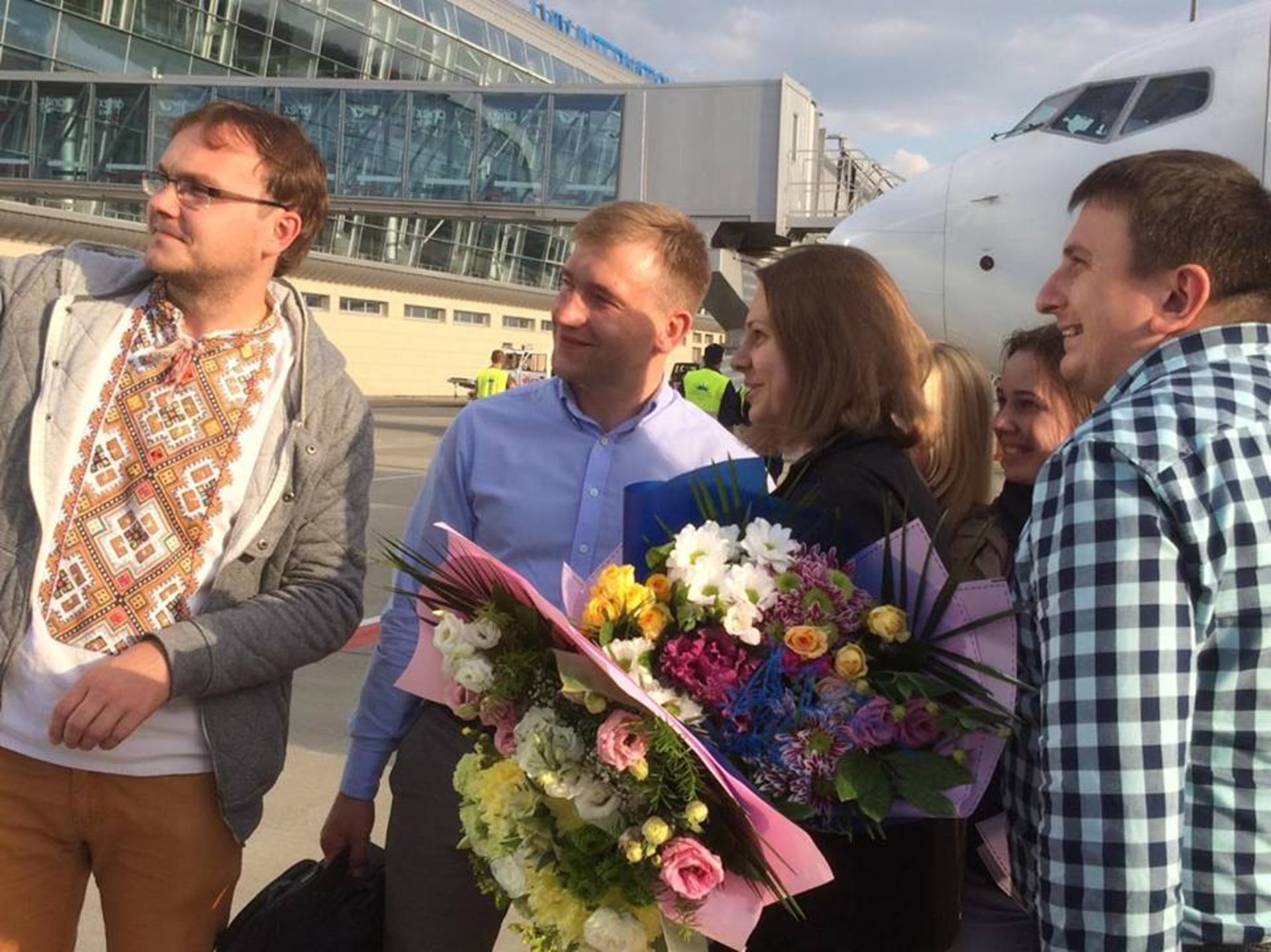 У Львівському аеропорту зустріли срібних призерок 43-ої Всесвітньої шахової Олімпіади – сестер Музичук