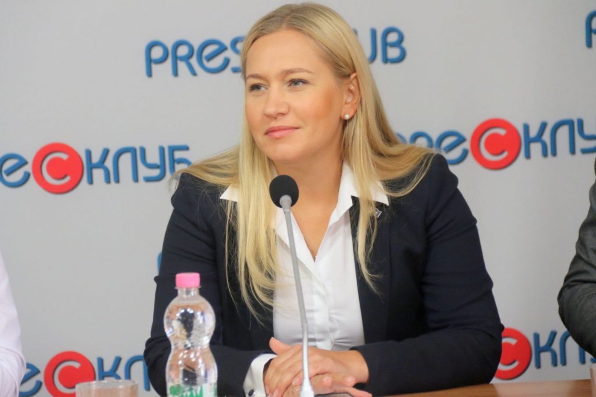 Дискусії: "Яких першочергових законопроектів очікує українське суспільство від новообраної Верховної Ради?". Фото: 4studio.