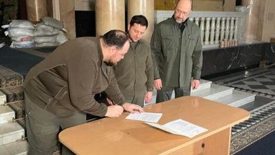 Зеленський підписав заявку на членство України в Європейському Союзі