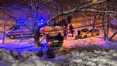 У Львові 16-річний хлопець перекинув автомобіль