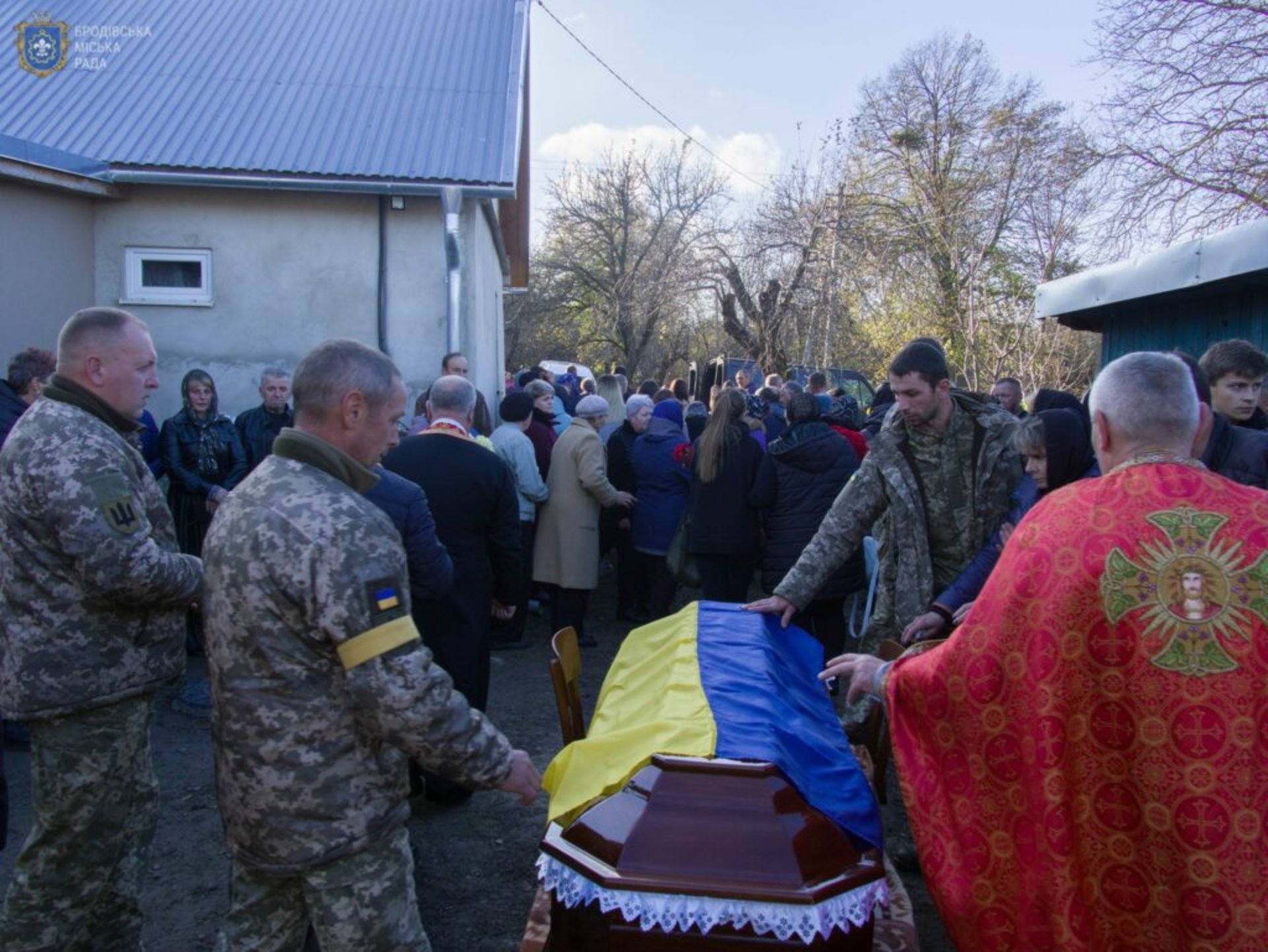 У Салашці попрощалися з загиблим воїном Іваном Проказюком