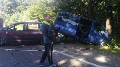 Біля Новояворівська не розминулись автомобілі (ФОТО)