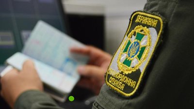 На кордоні з Польщею утворились шалені черги (ВІДЕО)