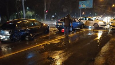 У Львові водії влаштували автотрощу (ВІДЕО)