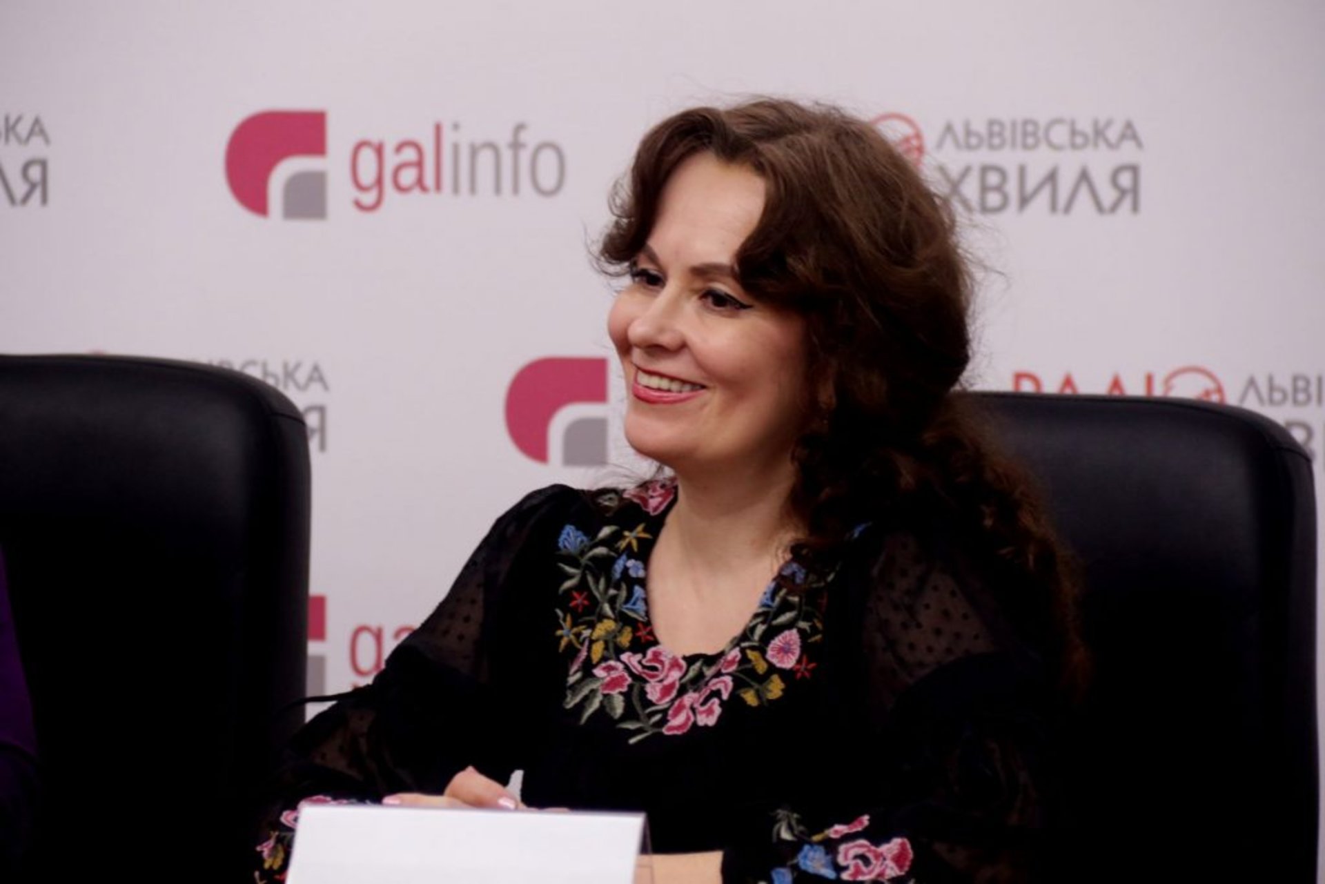 Львівські письменники підтримали Порошенка. Фото 4studio