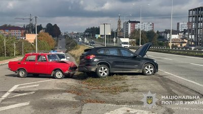 На Львівщині у аварії травмувався водій АЗЛК