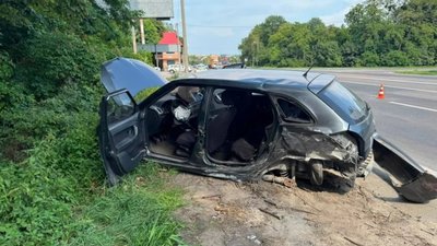 Біля Львова Skoda Fabia перетворилась на металобрухт