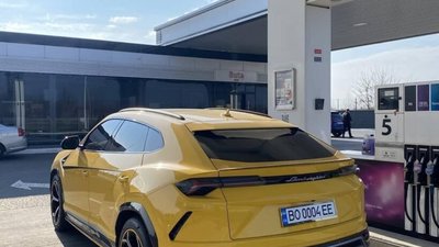 У Рівному помітили «Lamborghini» вартістю понад 10 мільйонів (ФОТО)