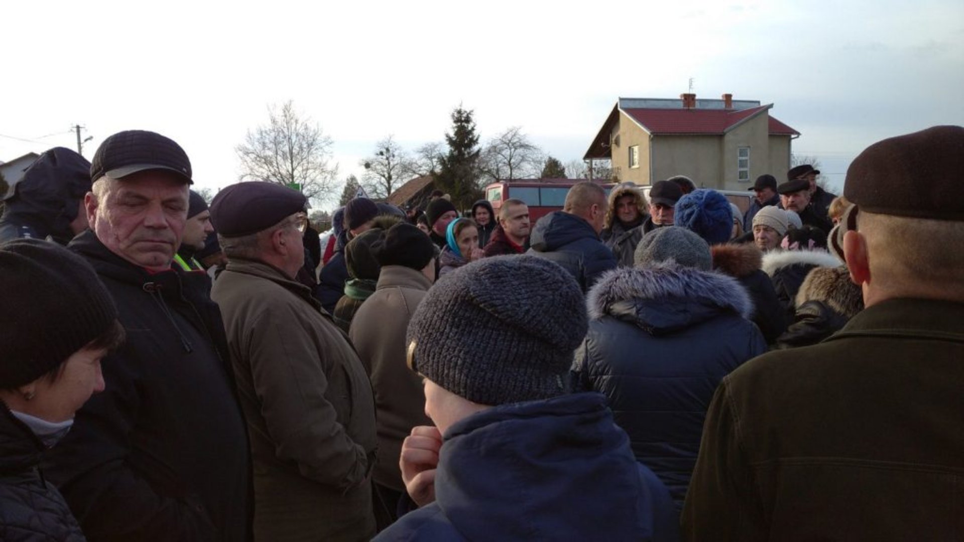 На Львівщині перекрили трасу до Польщі. Фото Віталій Горбатенко