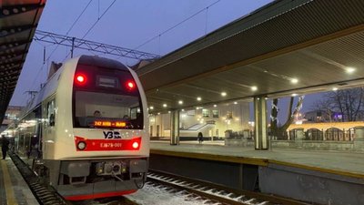 Польська залізниця дозволила українцям безкоштовне користування поїздами