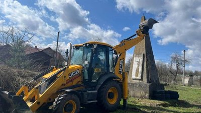 У Дрогобицькій громаді ліквідували ще два пам’ятники радянської доби