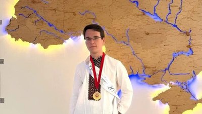 Випускник зі Львова склав НМТ на максимальні 800 балів