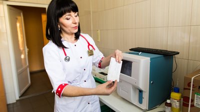 На Львівщині COVID-19 діагностували у медика, відзначеного званням «Краща сімейна лікарка року»