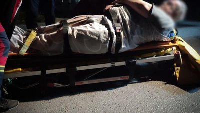 У Львові рятувальники допомогли медикам госпіталізувати чоловіка