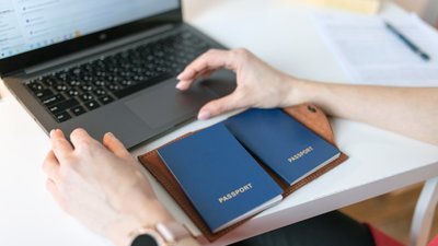 Паспортний сервіс у 2025 році: як змінився підхід до оформлення документів в Україні та за кордоном