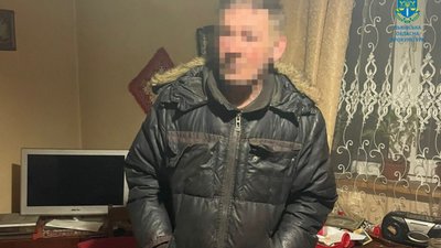 На Львівщині чоловік побив кочергою і відрубав руку під час пиятики