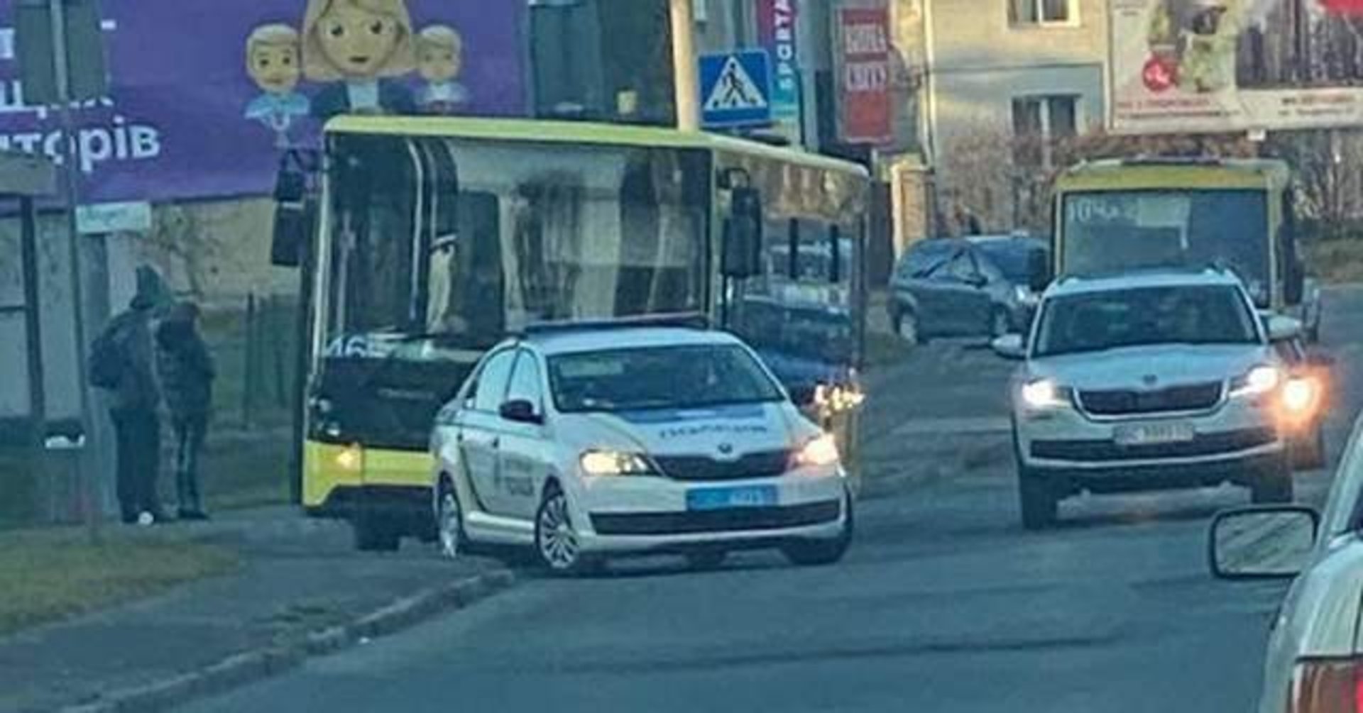 Фото Патрульної поліції Львівщини та "Варта 1"