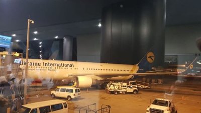 В Борисполі приземлився авіарейс з українцями з США