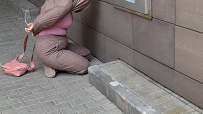 На Стерненка напала жінка