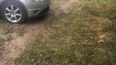 У Львові на Стрийській немає місць для паркування