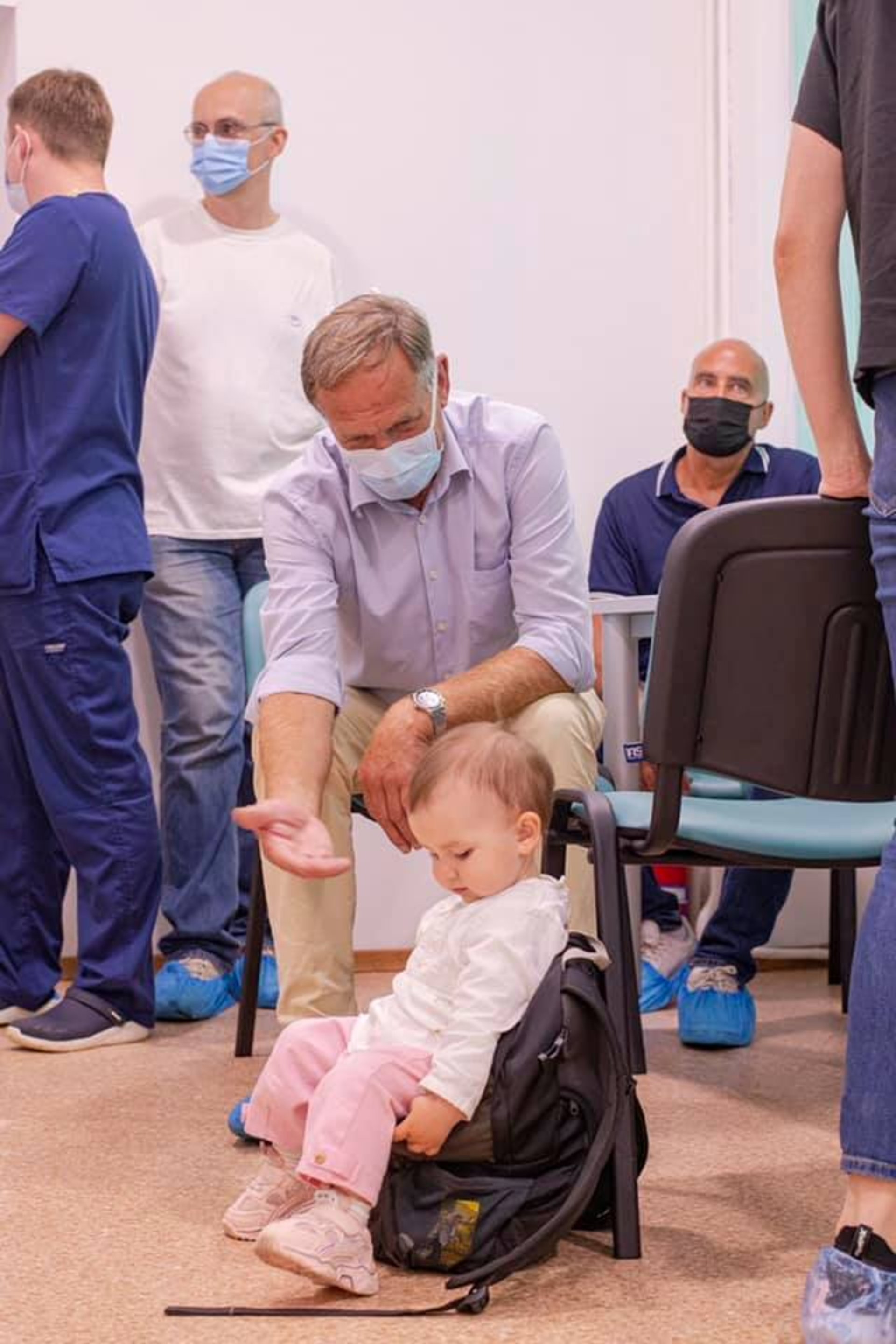 Відомий пластичний хірург з Німеччини знову консультує та оперує дітей у Львові