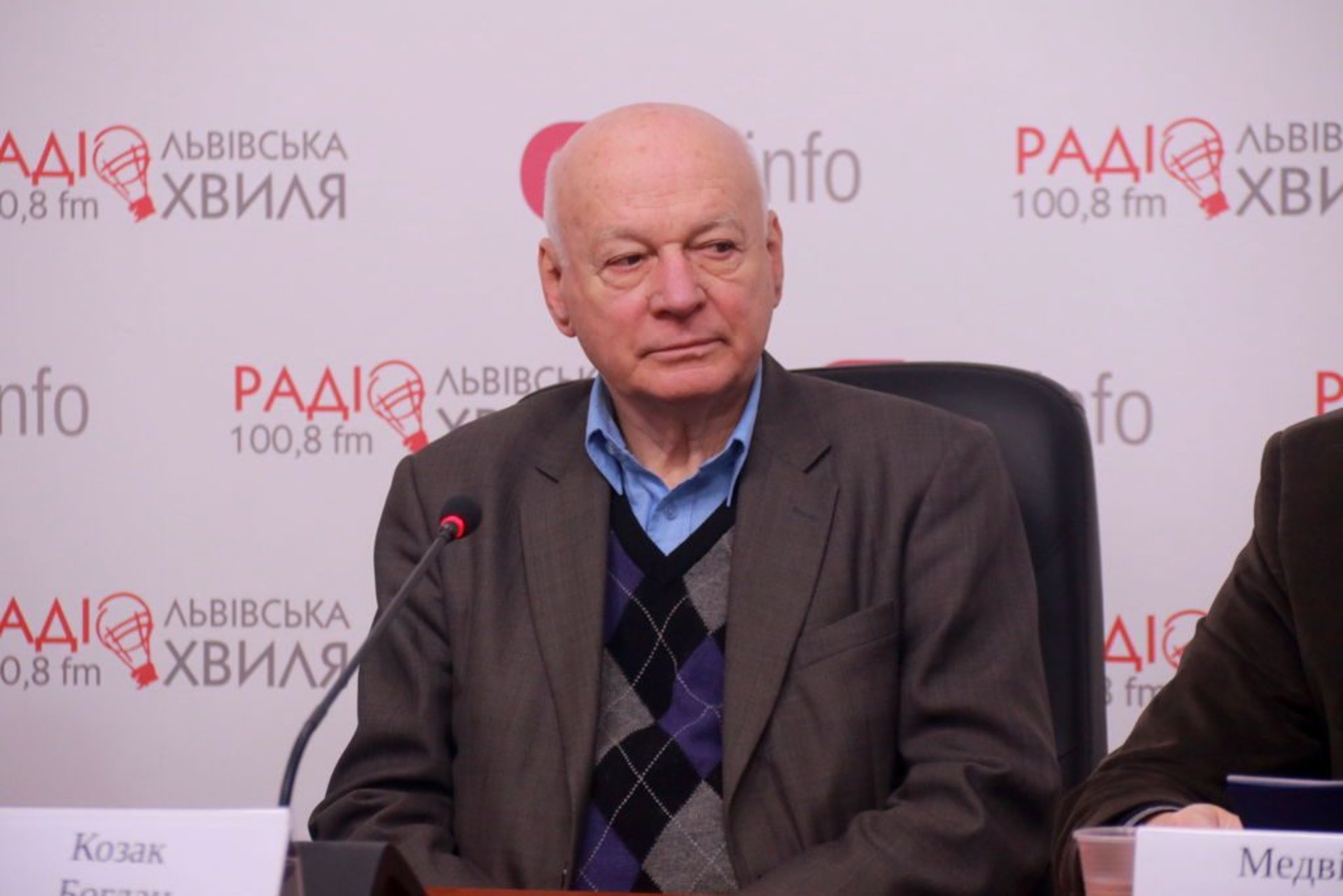 Лауреати Шевченківської премії розповіли, чому підтримують Порошенка. Фото 4studio