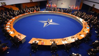 Угорщина таки заблокувала комісію Україна-НАТО з питань оборони