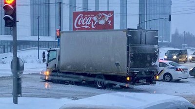 У Львові вантажівка не розминулась із автомобілем
