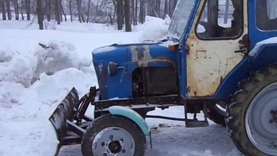 П’яний чоловік викрав трактор у комунальників, щоб розчистити дорогу на селі