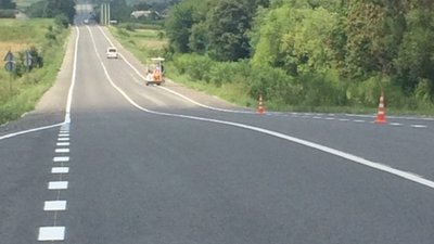 У Службі автодоріг Львівщини повідомили, що на відремонтованих дорогах стається вища кількість ДТП