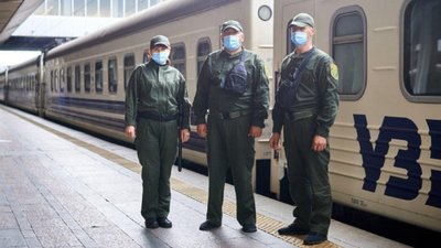 Воєнізована охорона супроводжує кожен маршрут поїзда Львів—Київ